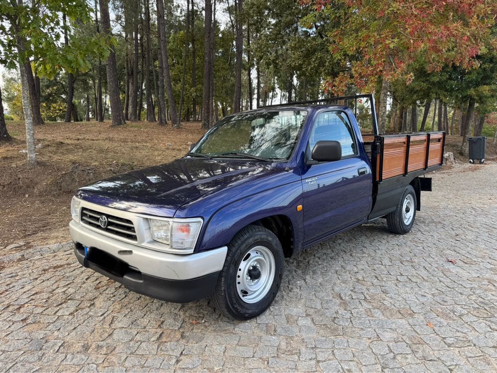 Toyota Hilux  2001